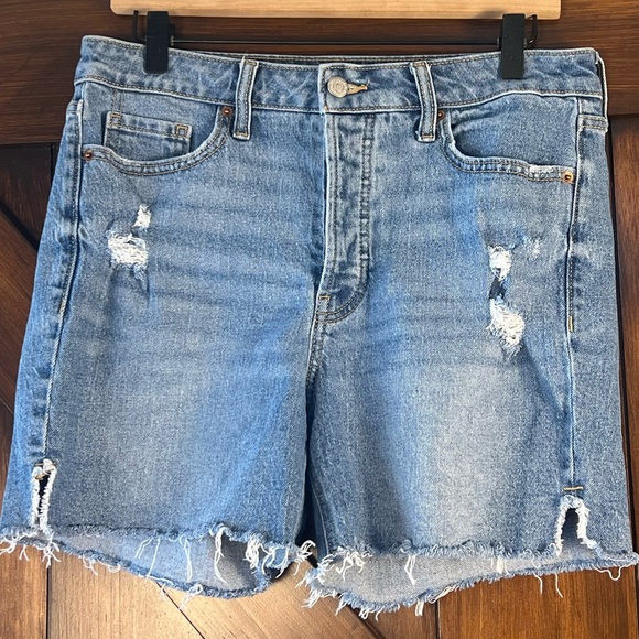 Old Navy Pants - Old Navy OG Straight Distressed Denim‎ Cutoff Jean Shorts Women's 10